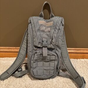 CamelBak Maximum Gear Ambush Gray Hydration Backpack
3.0 LITER/100 OZ